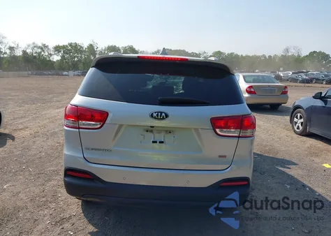 2016 Kia Sorento 2.4L Lx z USA, uszkodzony, nr VIN 5XYPGDA38GG041748